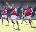 Matt Lawlor Minta Pemain Fleetwood Town Tak Takut Hadapi Arsenal