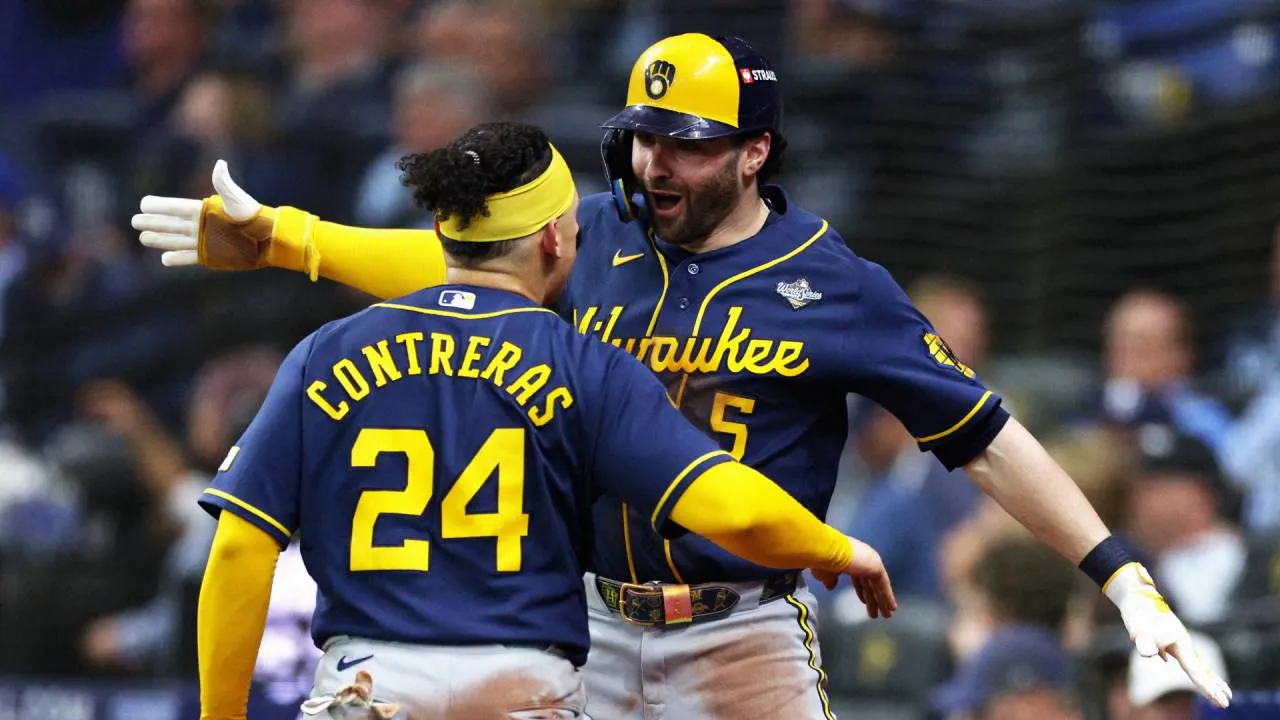 Milwaukee Brewers akan berusaha menyapu bersih seri pada gim keempat, Selasa (27/10), sekaligus mengakhiri penantian 56 tahun untuk gelar World Series pertama mereka. (Foto: AP)