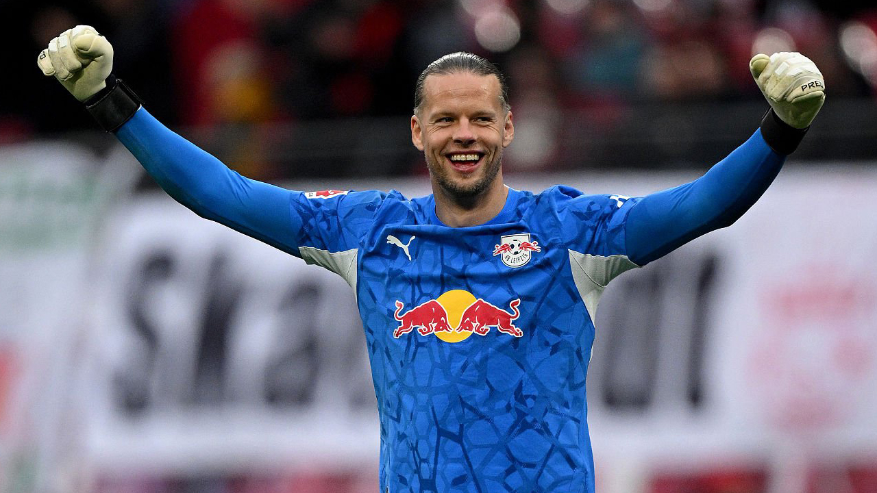Orjan Nyland Starter di DFB Pokal, Vandevoordt Dapat Waktu Istirahat