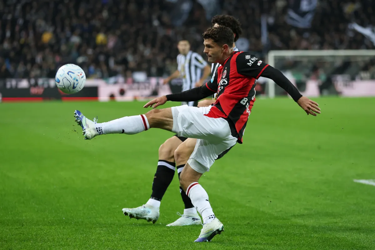 Pulisic Sepakat Perpanjang Kontrak di Milan dengan Gaji Baru - sumber: (footballitalia)