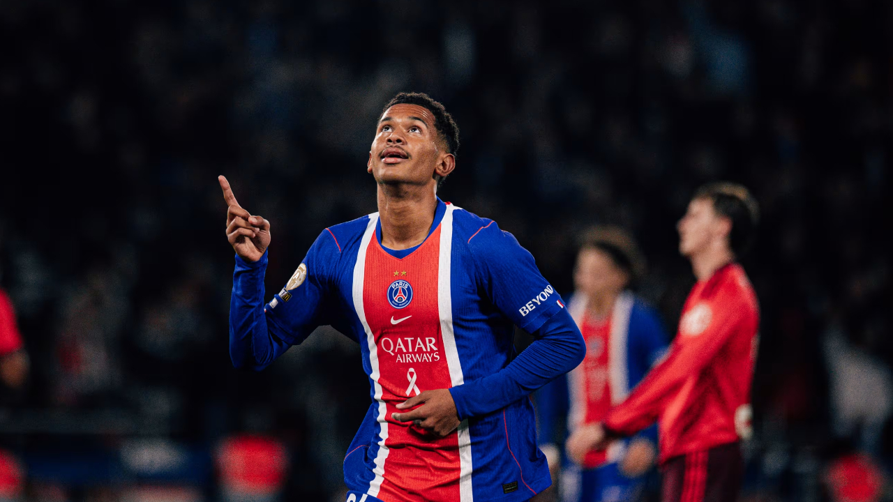 Senny Mayulu Bahagia Bantu PSG Menang Usai Jebol Gawang Lyon