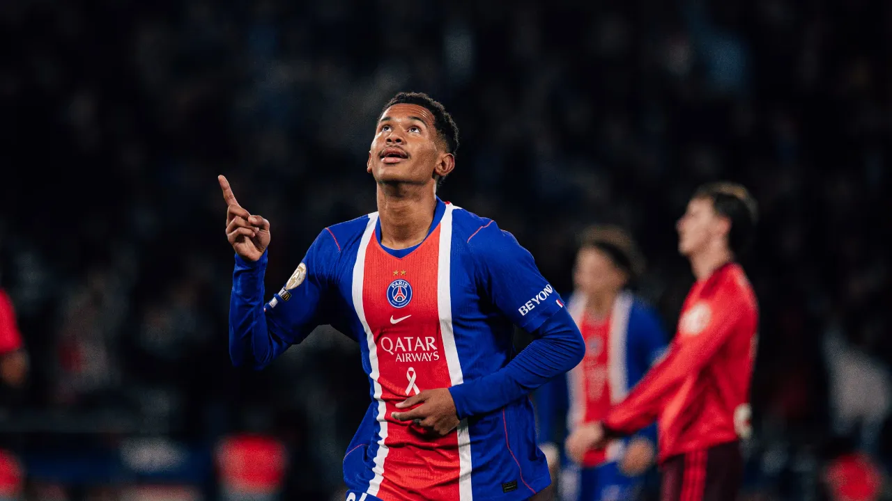 Senny Mayulu Bahagia Bantu PSG Menang Usai Jebol Gawang Lyon