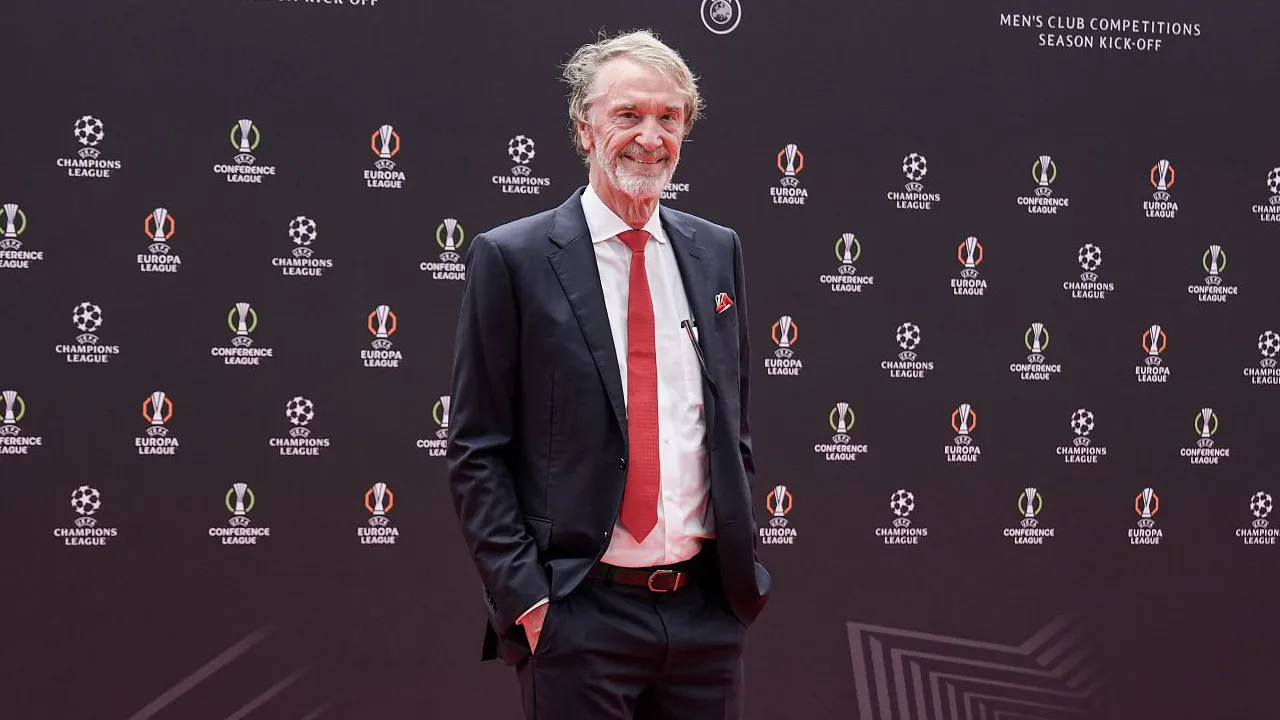 Sir Jim Ratcliffe Mulai Lepas Klub Satu per Satu, Ada Masalah Finansial?