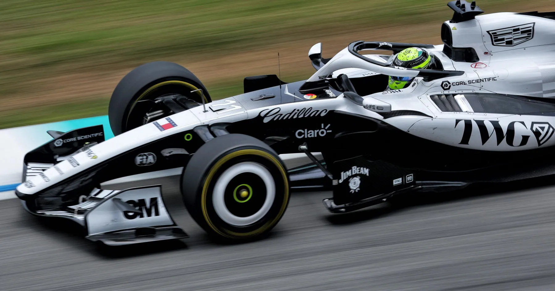 Cadillac Resmi Perpanjang Kontrak Sergio Perez hingga 2027 - sumber: (racingnews365)