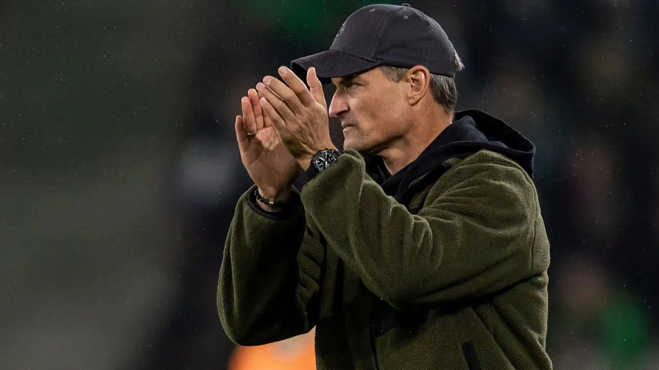 Dua Gol Bawa Gladbach Singkirkan Karlsruher, Alexander Blessin Puas