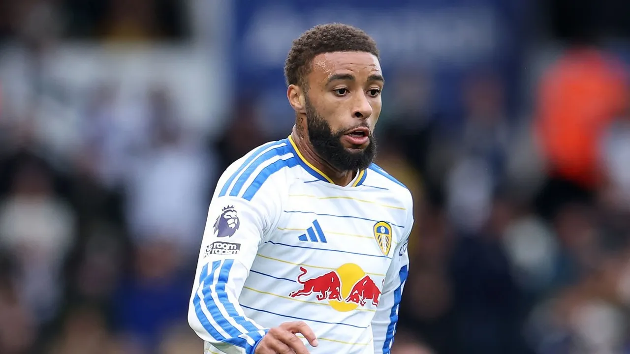 Jayden Bogle diminta manajer Daniel Farke melakukan pergerakan acak demi mengacak pertahanan lawan saat membela Leeds United