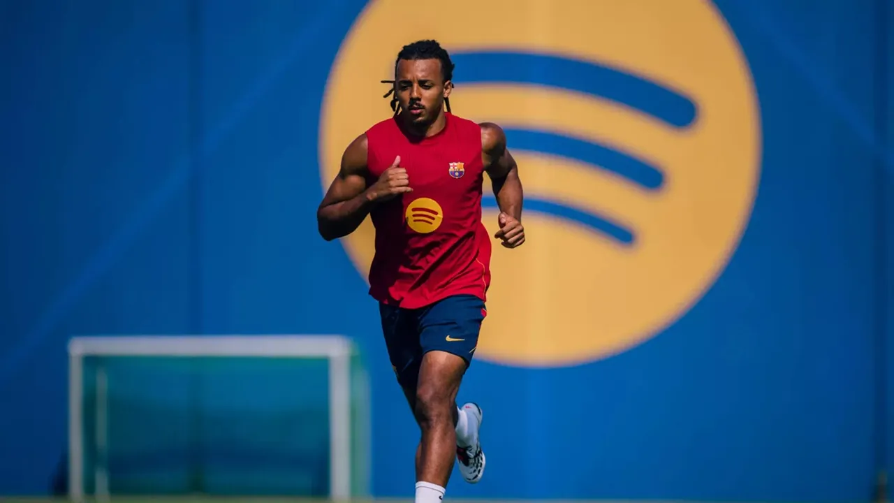 Jules Kounde Belum Berlatih Usai Absen di El Clasico