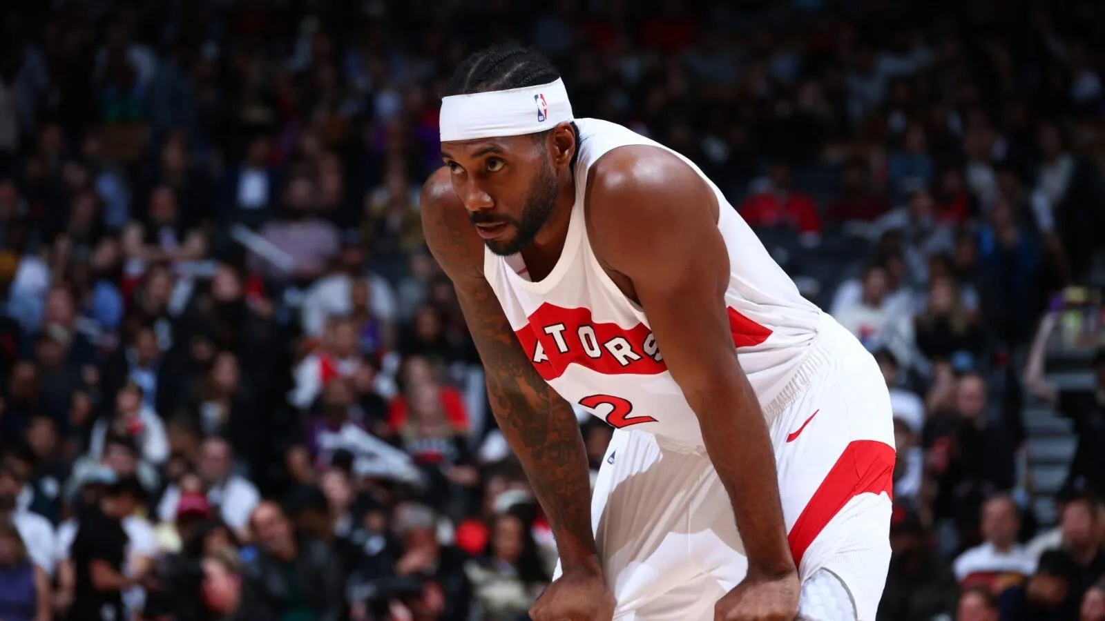 Kawhi Leonard Absen Akibat Pembengkakan Lutut Kiri - sumber: (mainbasket)