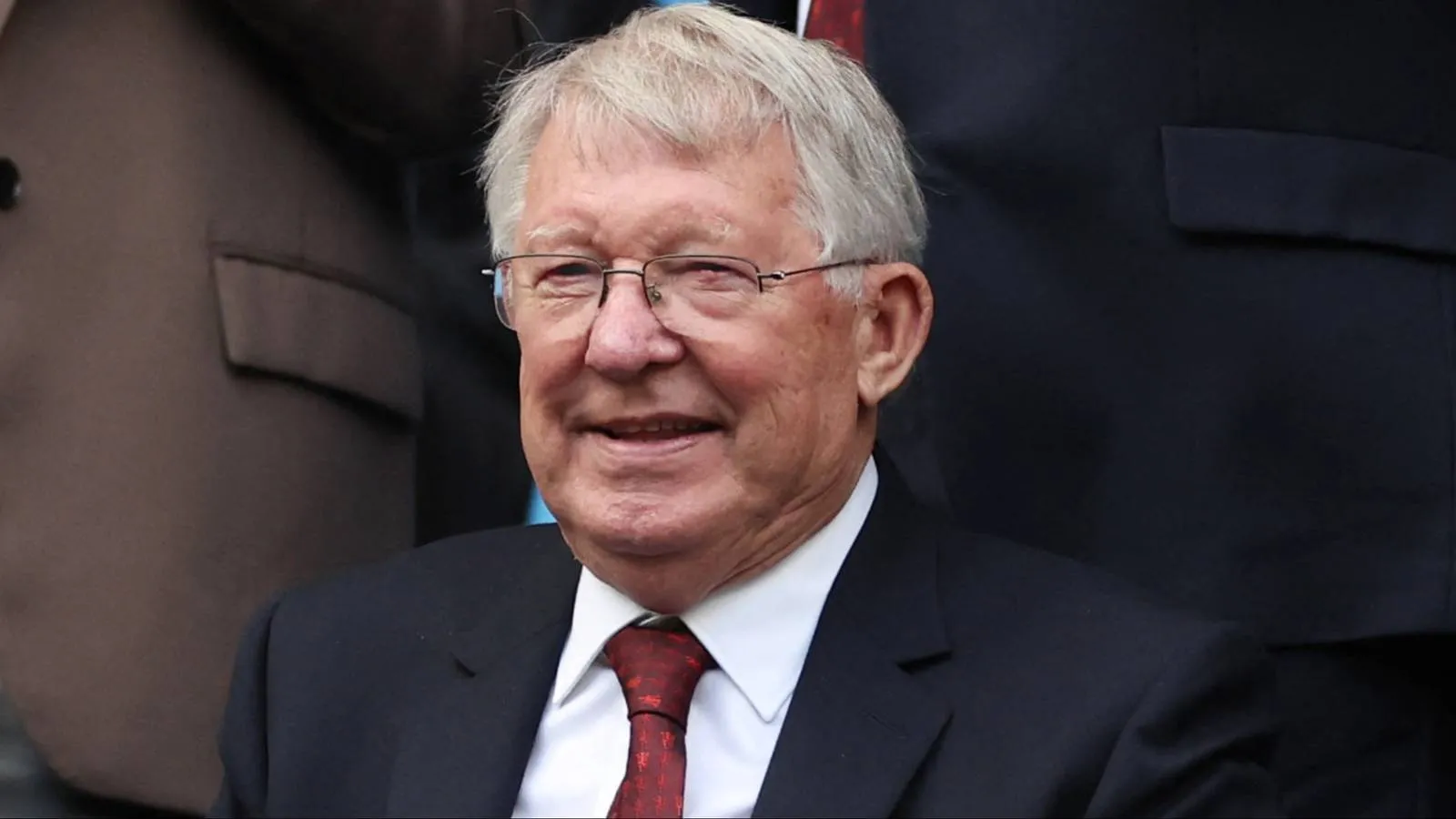 Manajer Elite Incar Posisi di Manchester United dengan Dukungan Sir Alex Ferguson - sumber: (givemesport)