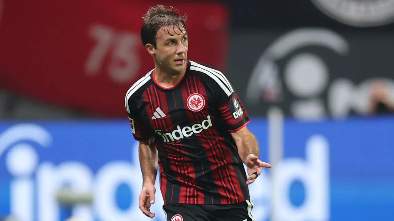Mario Gotze Sebut Kerja Keras Jadi Kunci Frankfurt Amankan Tiket 16 Besar