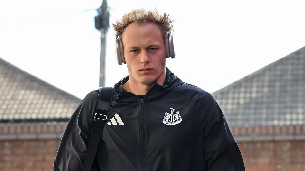 Matthias Jaissle mengisyaratkan tetap mengandalkan Lukas Hornicek di bawah mistar Newcastle United saat bertandang ke markas Everton