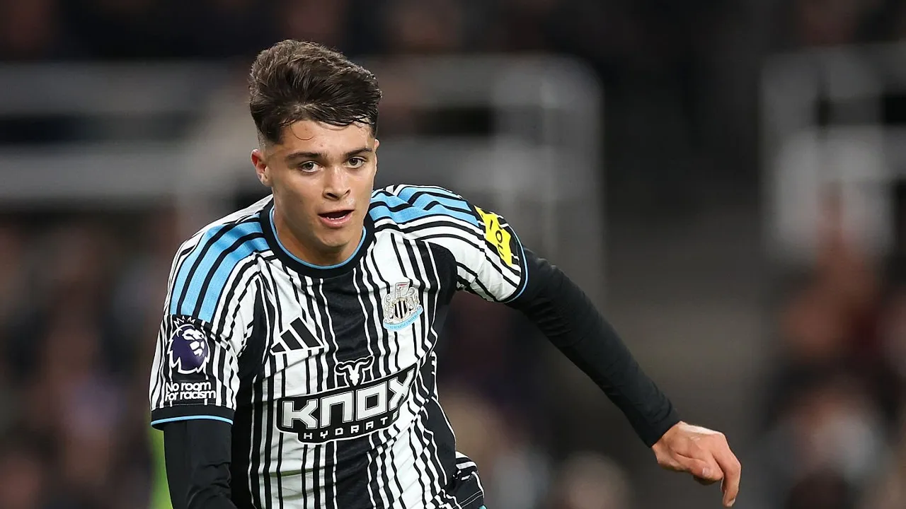 Newcastle United Cemas Nantikan Kondisi Lewis Miley Jelang Lawan Everton
