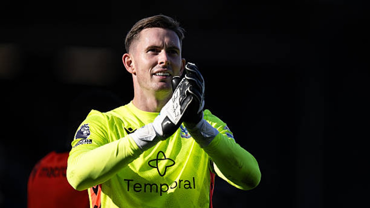 Pierre Sage Berikan Kabar Baik soal Dean Henderson Jelang Lawan Fulham