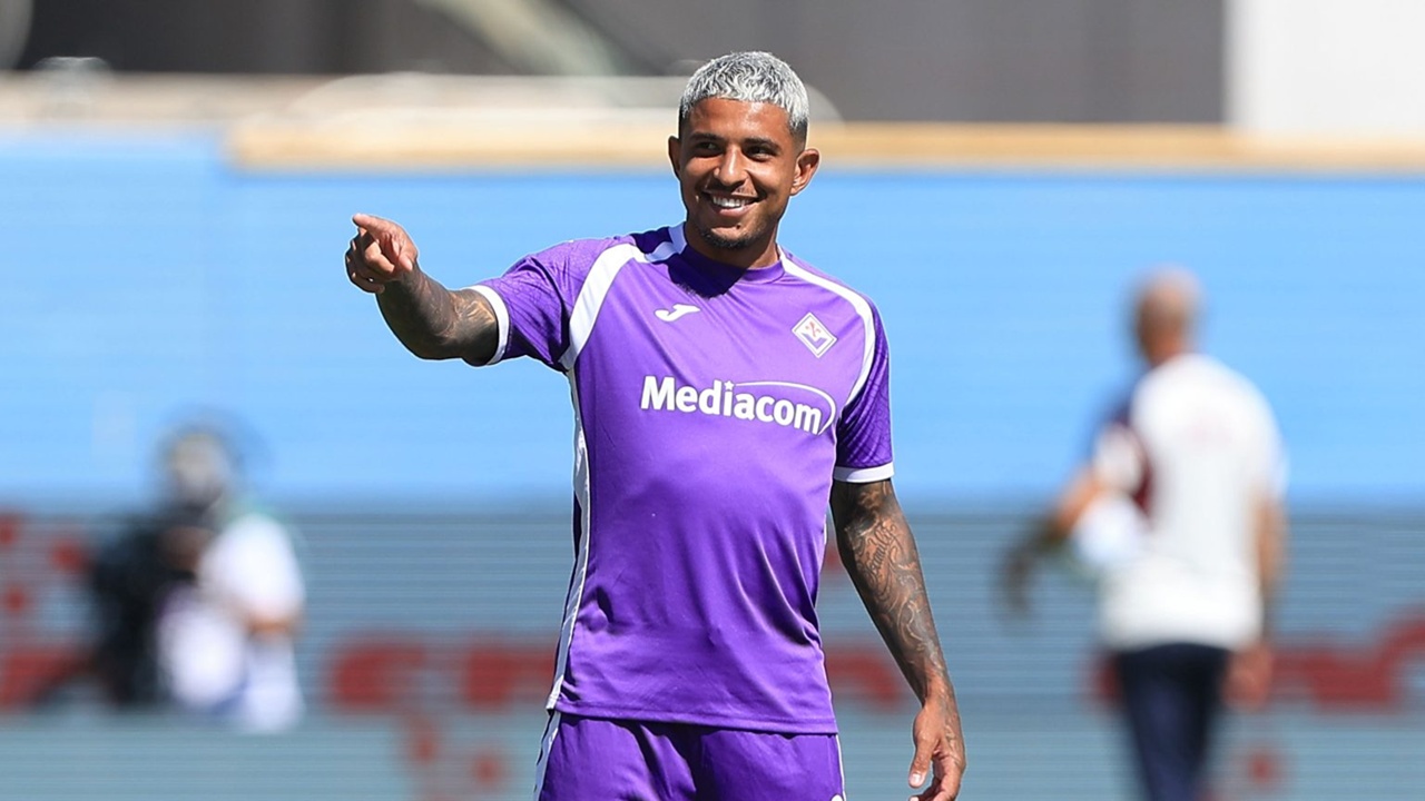 Barcelona Berpotensi Mendapatkan Bek Sayap Fiorentina