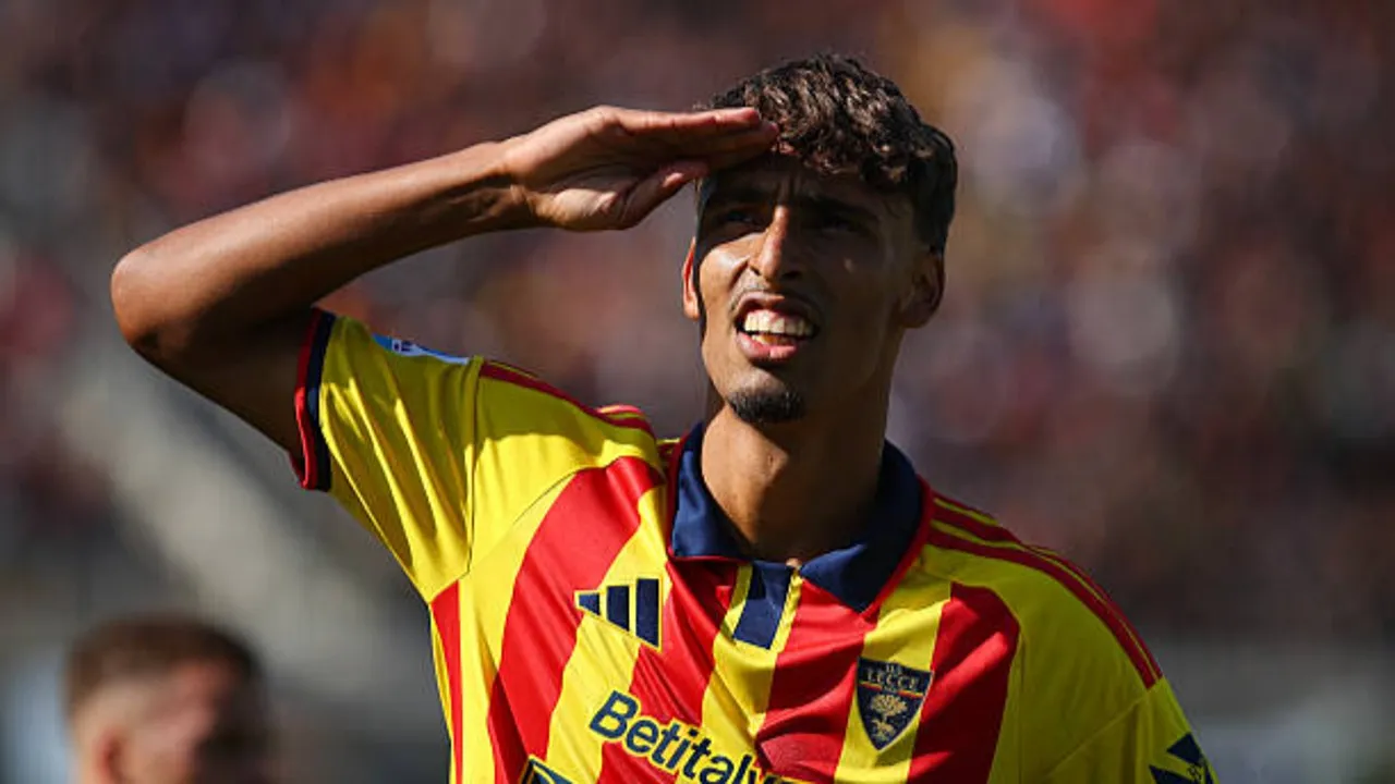 Everton membidik bek Lecce, Tiago Gabriel, untuk memperkuat lini belakang walau persaingan transfer memanas
