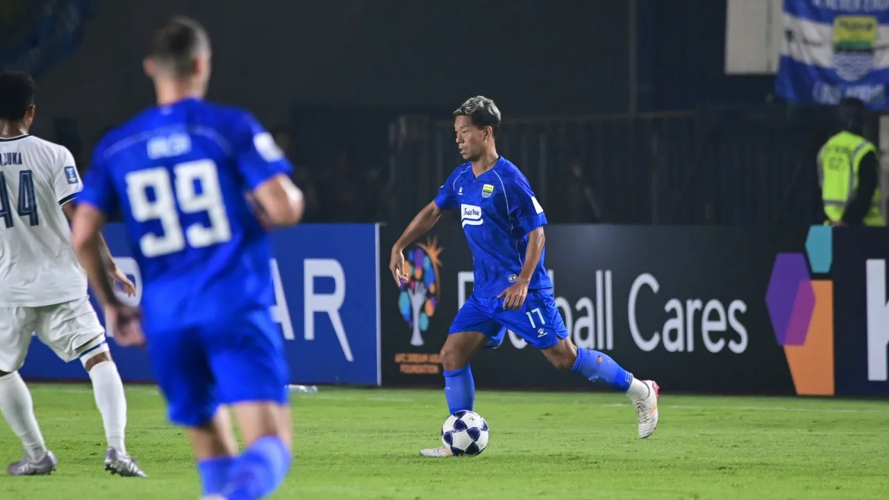 Gelandang Persib, Gakuto Notsuda