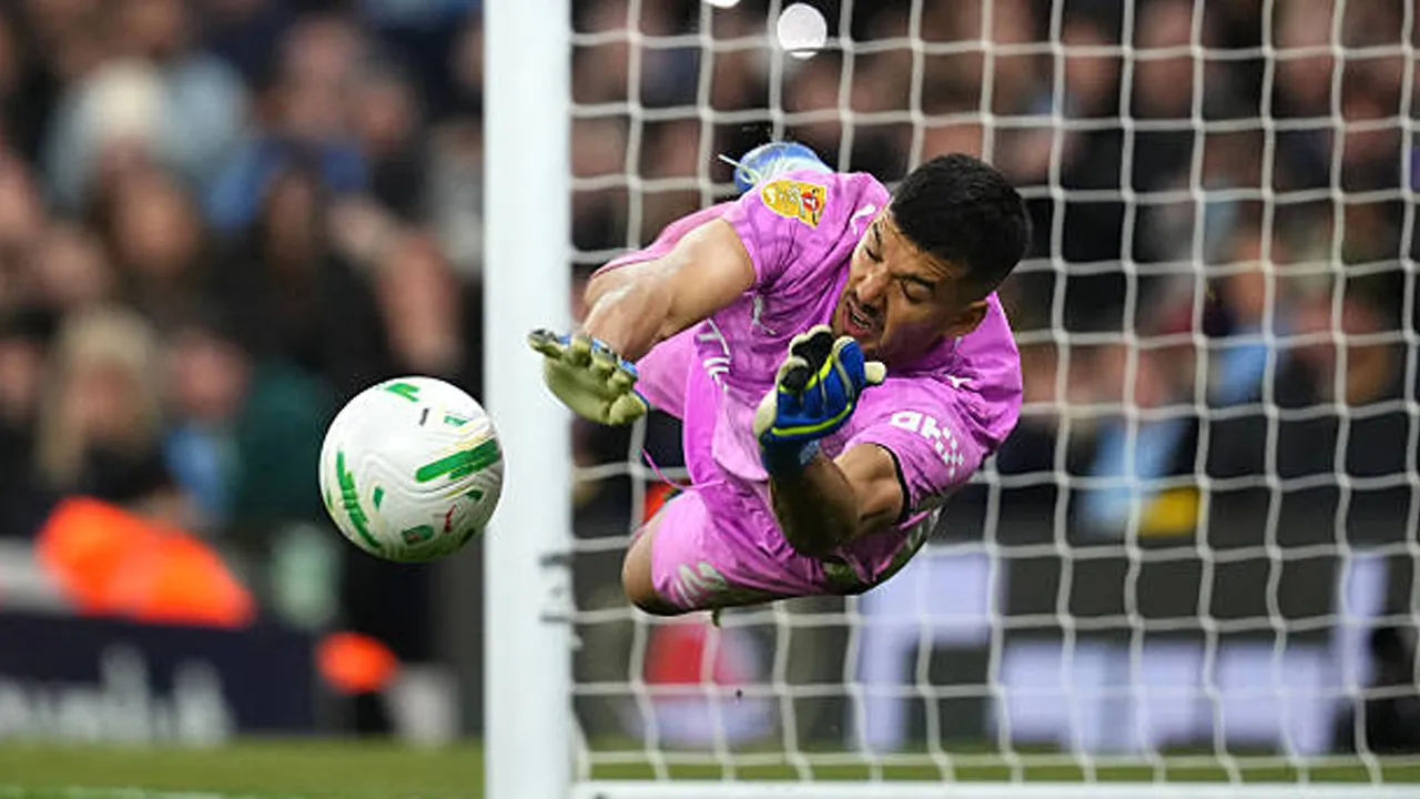 Geronimo Rulli Gagalkan Dua Penalti, Manchester City Lolos ke Perempat Final Piala Carabao