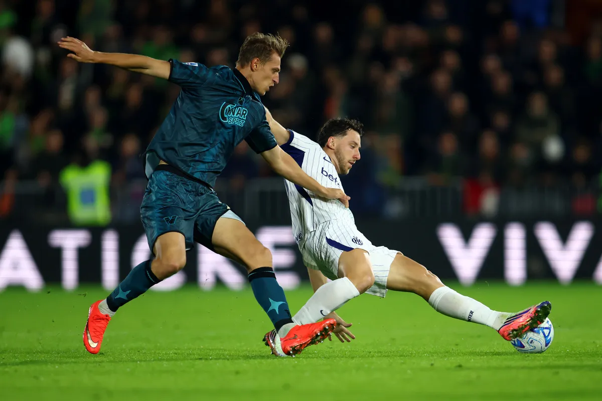 Inter Tundukkan Venezia 2-0, Raih Kemenangan Dramatis di Serie A - sumber: (footballitalia)