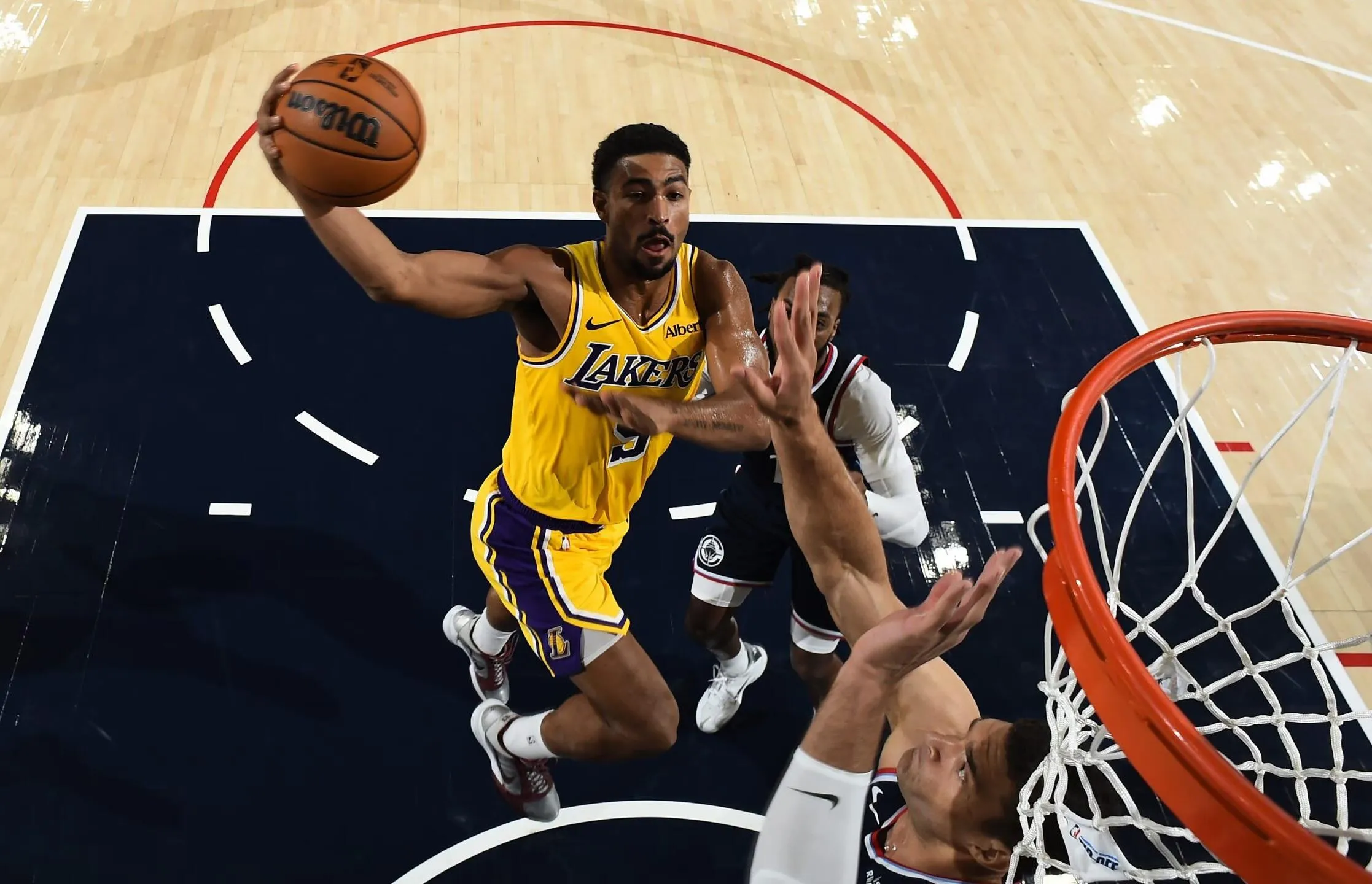 Lakers Kalahkan Clippers Meski Tanpa Luka Doncic - sumber: (mainbasket)