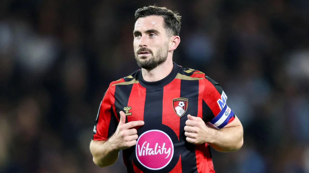Lewis Cook Akui Golnya ke Gawang Aston Villa Tak Disengaja