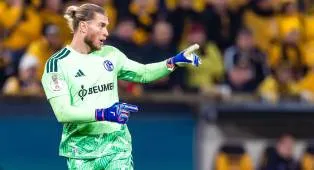 Loris Karius Minta Schalke Tetap Bersatu di Tengah Rentetan Hasil Buruk