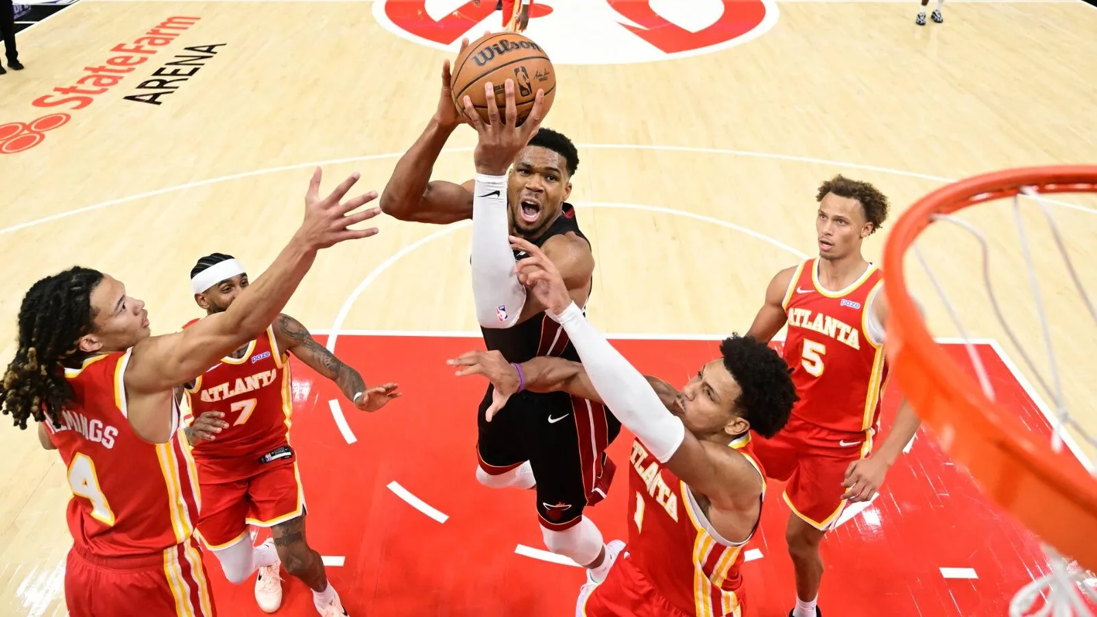 Miami Heat Akhiri Tren Buruk, Antetokounmpo-Adebayo Bersinar - sumber: (mainbasket)