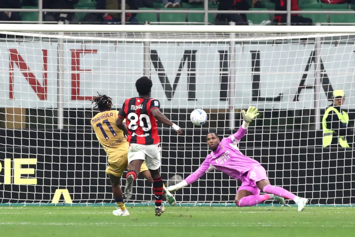 Milan Tumbang 2-4 dari Bologna, Mbangula Cemerlang dengan Hat-trick - sumber: (footballitalia)
