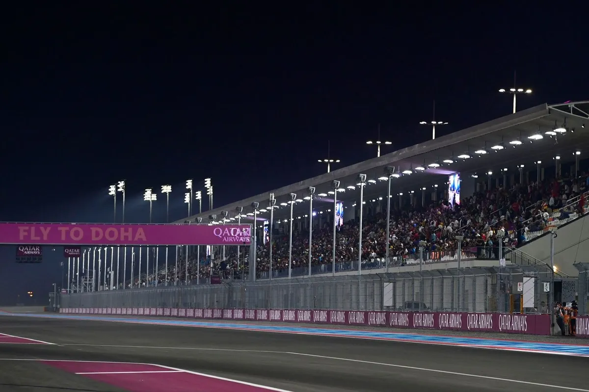 Pembalap MotoGP Tetap Ikuti Balapan Qatar Meski Ada Risiko - sumber: (motorsport)