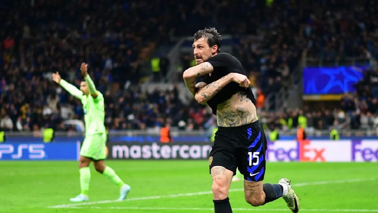 Visnadi Ragukan Francesco Acerbi Akan gabung Atalanta di Akhir Oktober