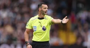 Wasit Kembali Pimpin Laga Besar Liverpool vs Arsenal