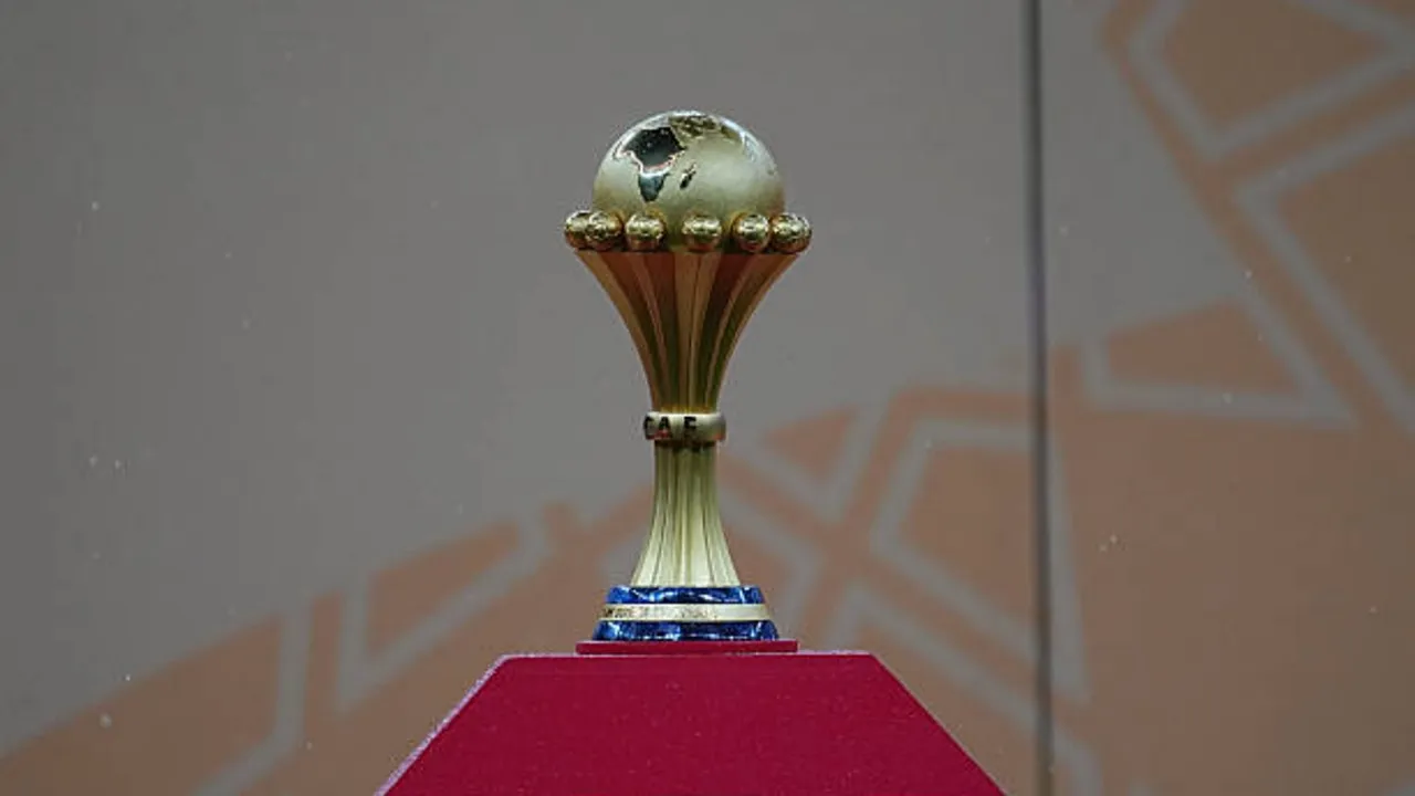 CAF membatalkan rencana format empat tahunan dan mempertahankan gelaran Piala Afrika setiap dua tahun sekali demi menjaga stabilitas finansial