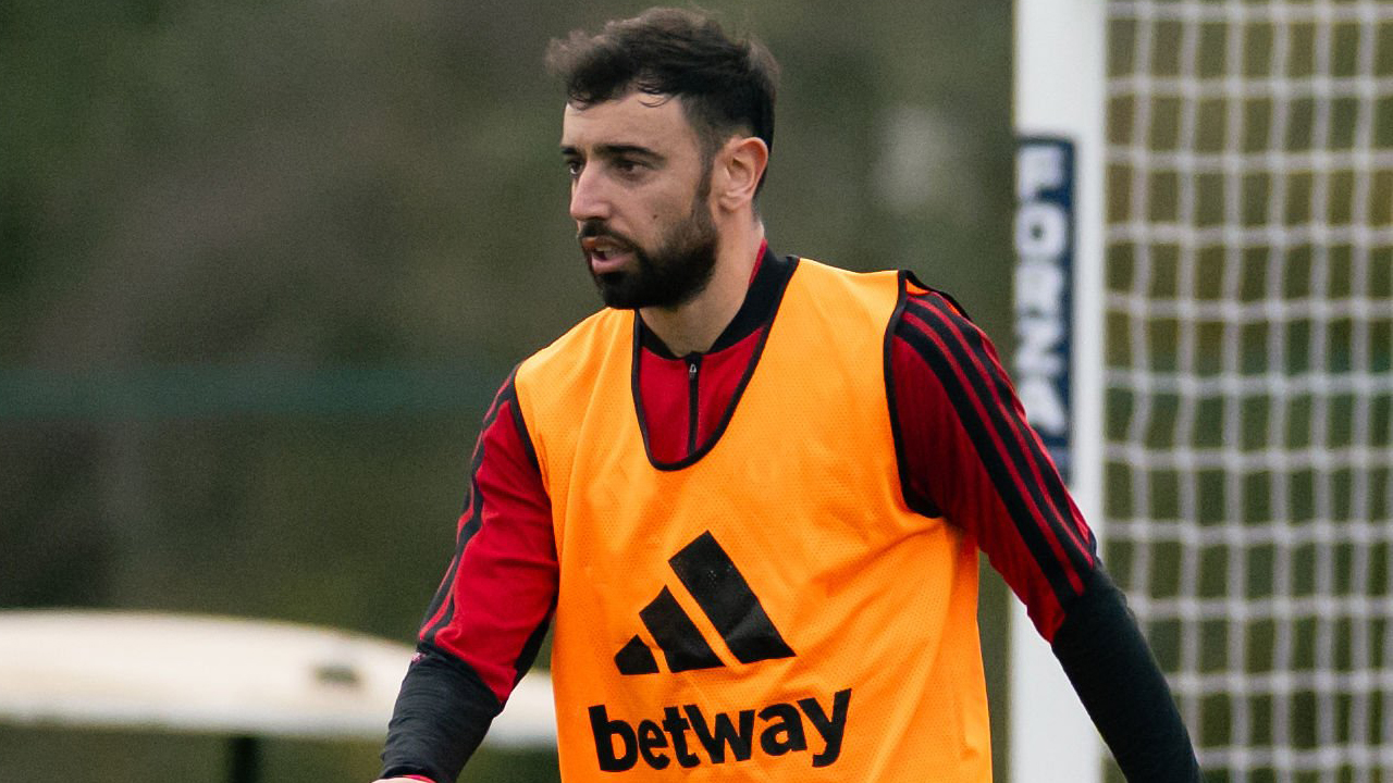 Carrick Beri Sinyal Bruno Fernandes Kembali Jadi Starter Lawan Chelsea
