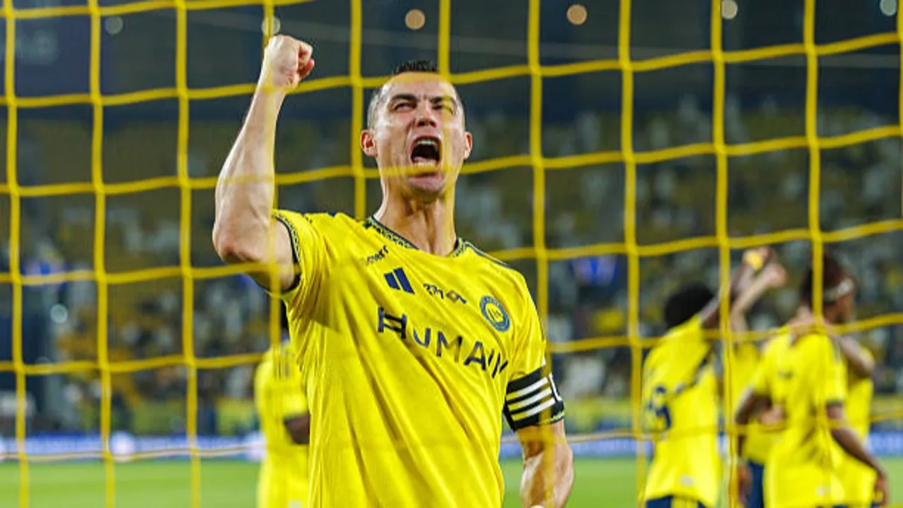 Cristiano Ronaldo mengemas tiga gol saat Al-Nassr menundukkan Al-Kholood dalam laga sengit yang menghasilkan delapan gol