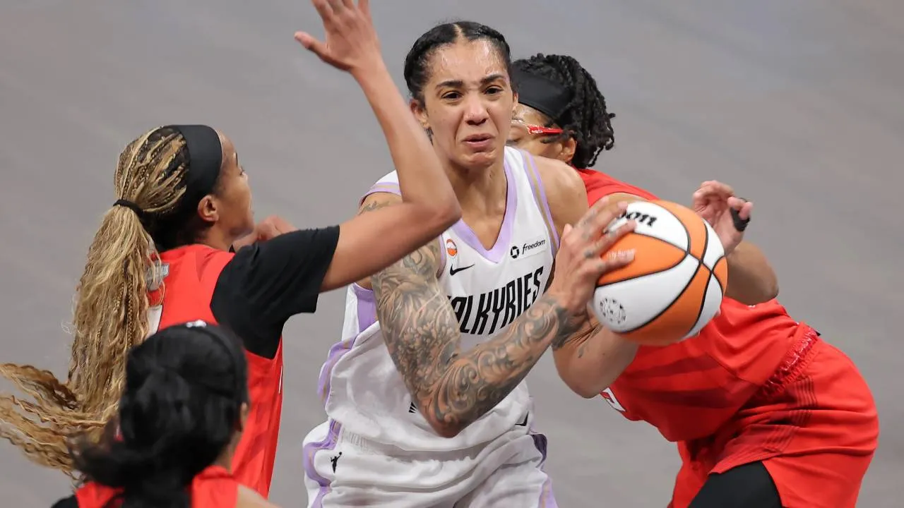 Gabby Williams memimpin Golden State Valkyries dengan 26 poin dalam kekalahan 69-80 melawan Atlanta Dream pada gim keenam final WNBA 2026. (Foto: AP)
