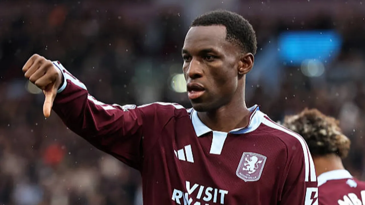 Ian Wright mempertanyakan keputusan Chelsea menjual Nicolas Jackson setelah sang striker tampil tajam bersama Aston Villa