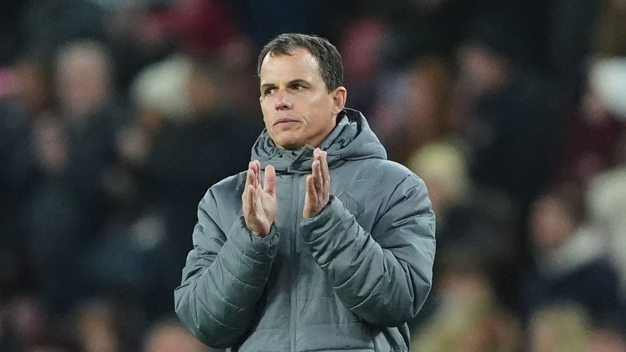 Regis Le Bris Pastikan Skuad Sunderland Siap Tempur Melawan Coventry City