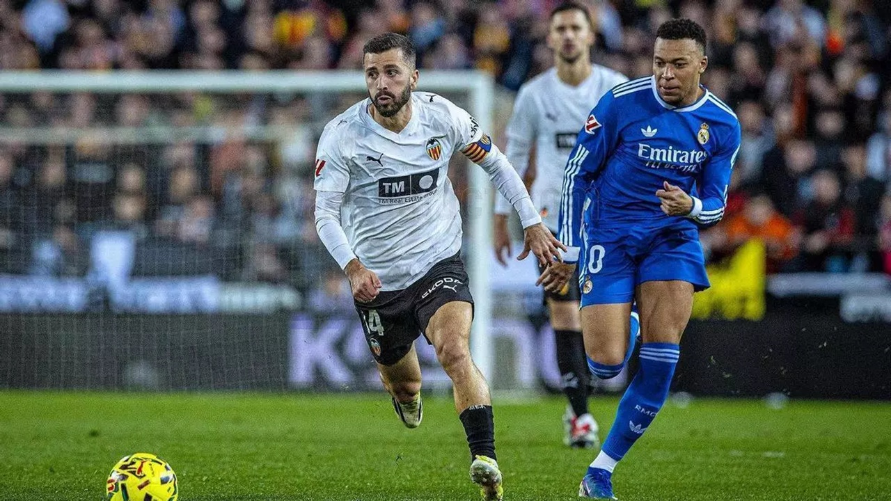 Valencia Coba Hentikan Kemenangan Beruntun Real Madrid