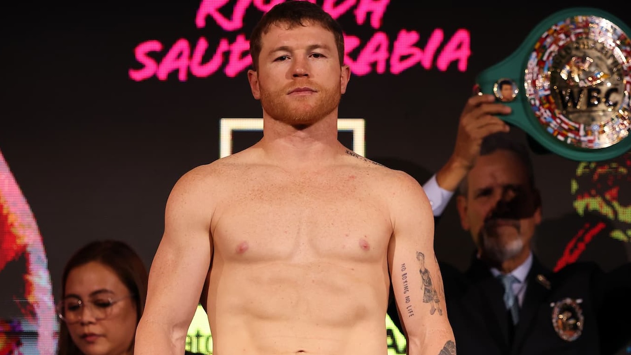 Canelo Alvarez Tertarik Naik Kelas Demi Rematch dengan Bivol