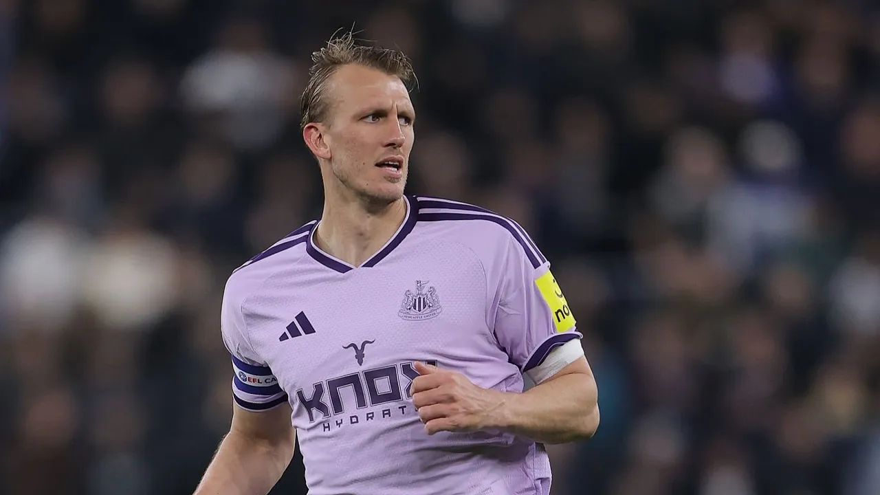 Dan Burn Desak Newcastle United Lupakan Kepergian Para Pemain Kunci