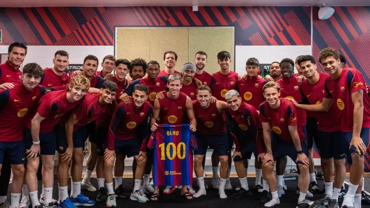 Dani Olmo Merayakan Laga ke-100 Bersama Barcelona