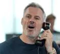 Jamie Carragher Minta Maaf Usai Diancam Jalur Hukum oleh Aston Villa
