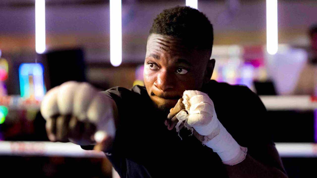 Promotor Sebut Disiplin Christian Mbilli Jadi Modal Hadapi Canelo Alvarez